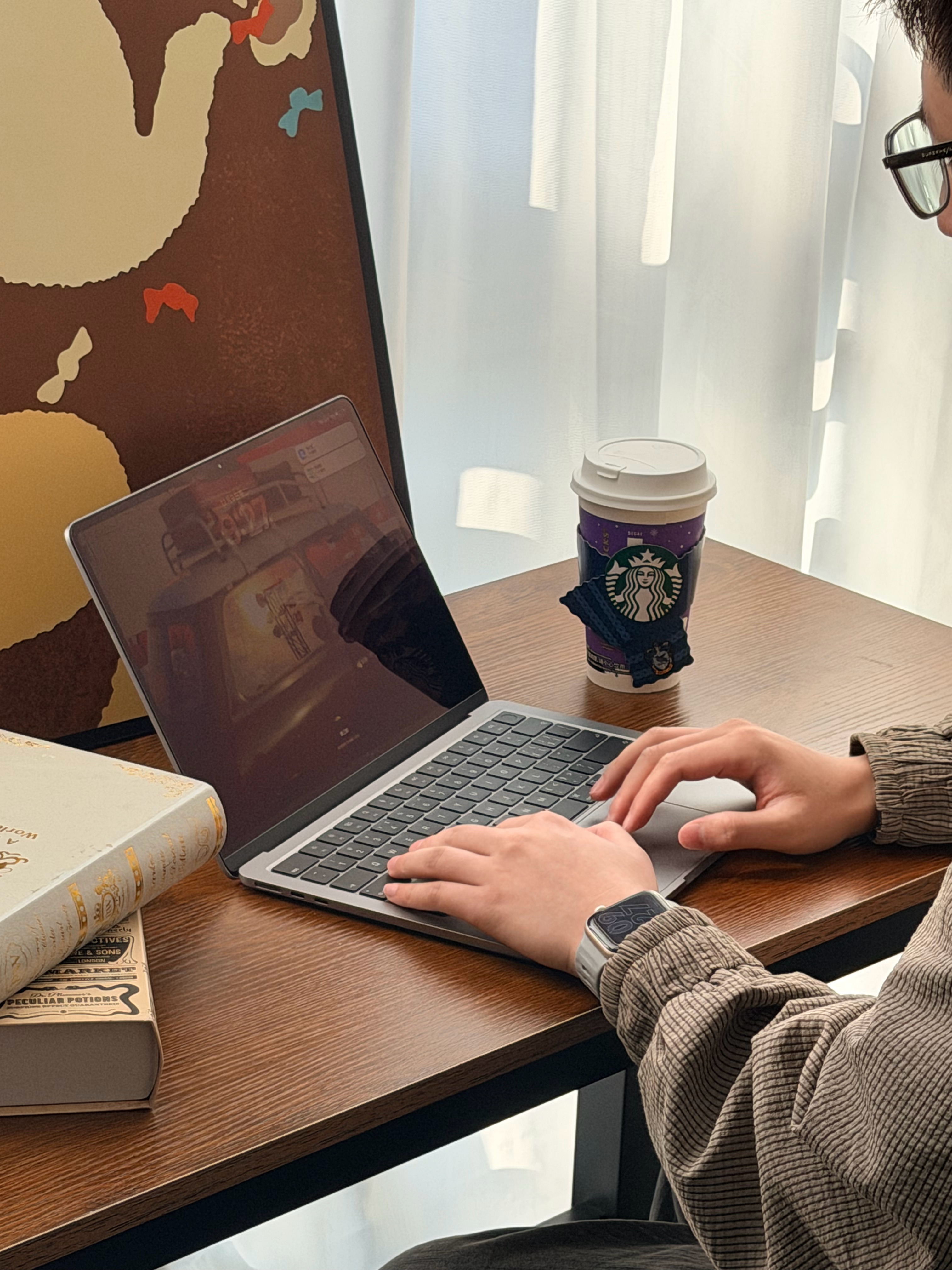 今天分享的星巴克哈利波特联名评论区也抽两位粉丝宝子喝同款吧通过这周四开2025所