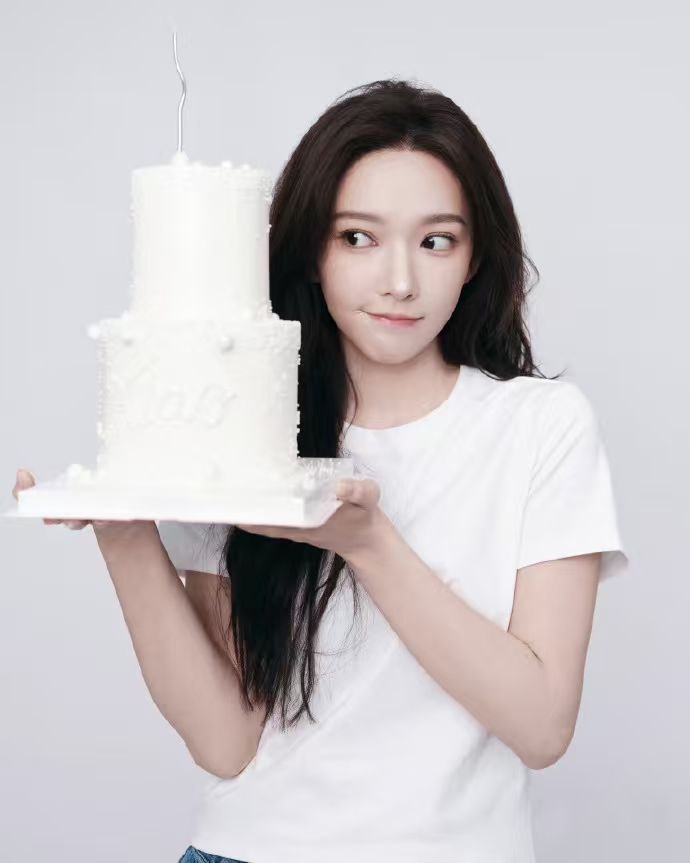 程潇28岁生日照程潇28了 程潇28岁生日照，程潇28了，咱就说这个程潇生日状态