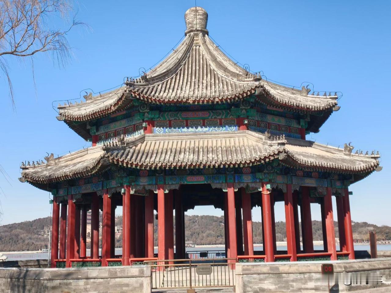 周三市场热点板块题材预测！
第一，文化娱乐传媒，影视！
第二，芯片半导体，光学光