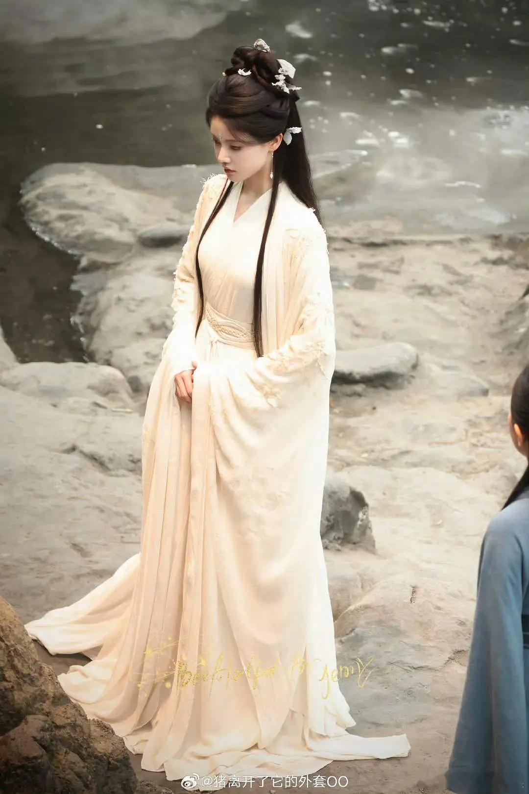 丝芭离了鞠婧祎之后，下一张王牌会不会是孙珍妮？各方面条件都不错，长得又高仪态也好