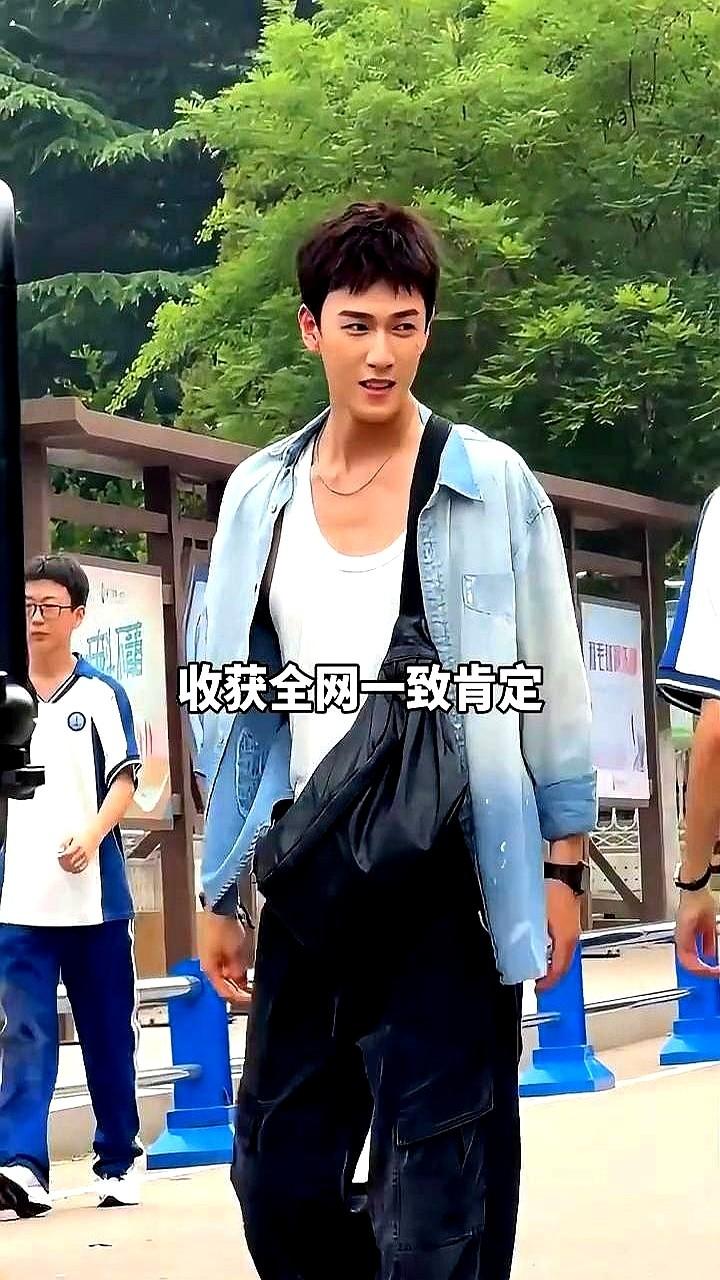 一部剧，喂饱一桌子人，这话真不是白说的。

《耀眼》收官才一个月，主演们像是按了
