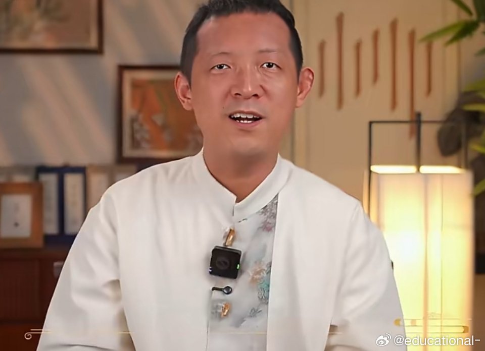 数学天才柳智宇谈好友邓煜获奖熟悉数学圈的都知道，柳智宇天赋可能比现在如日中天的两