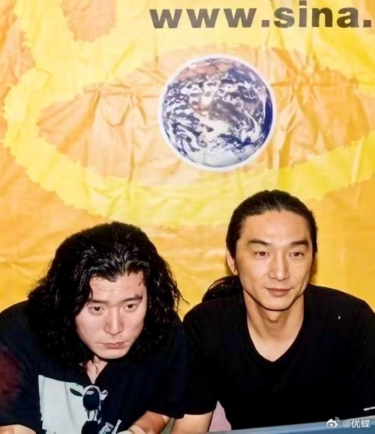 “‘荷（何）塘（唐）阅色’时间”之上网的“唐队”丁武，赵年＆祝大家晚上好！ ​​