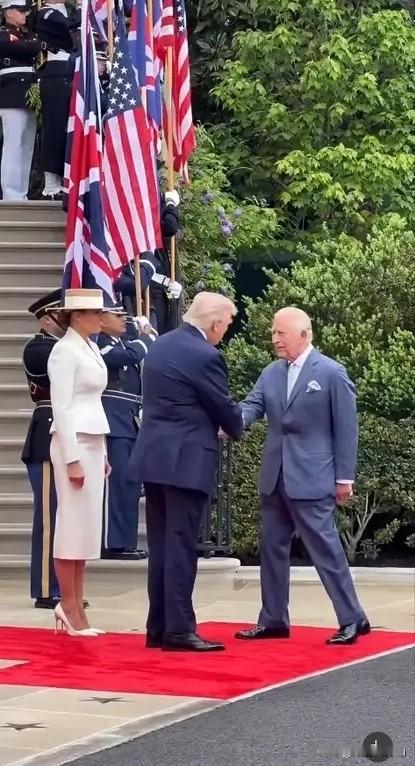 英国国王访美也改变不了什么，这个最后的贵族已经老了，特朗普与查尔斯两个老狐狸的相