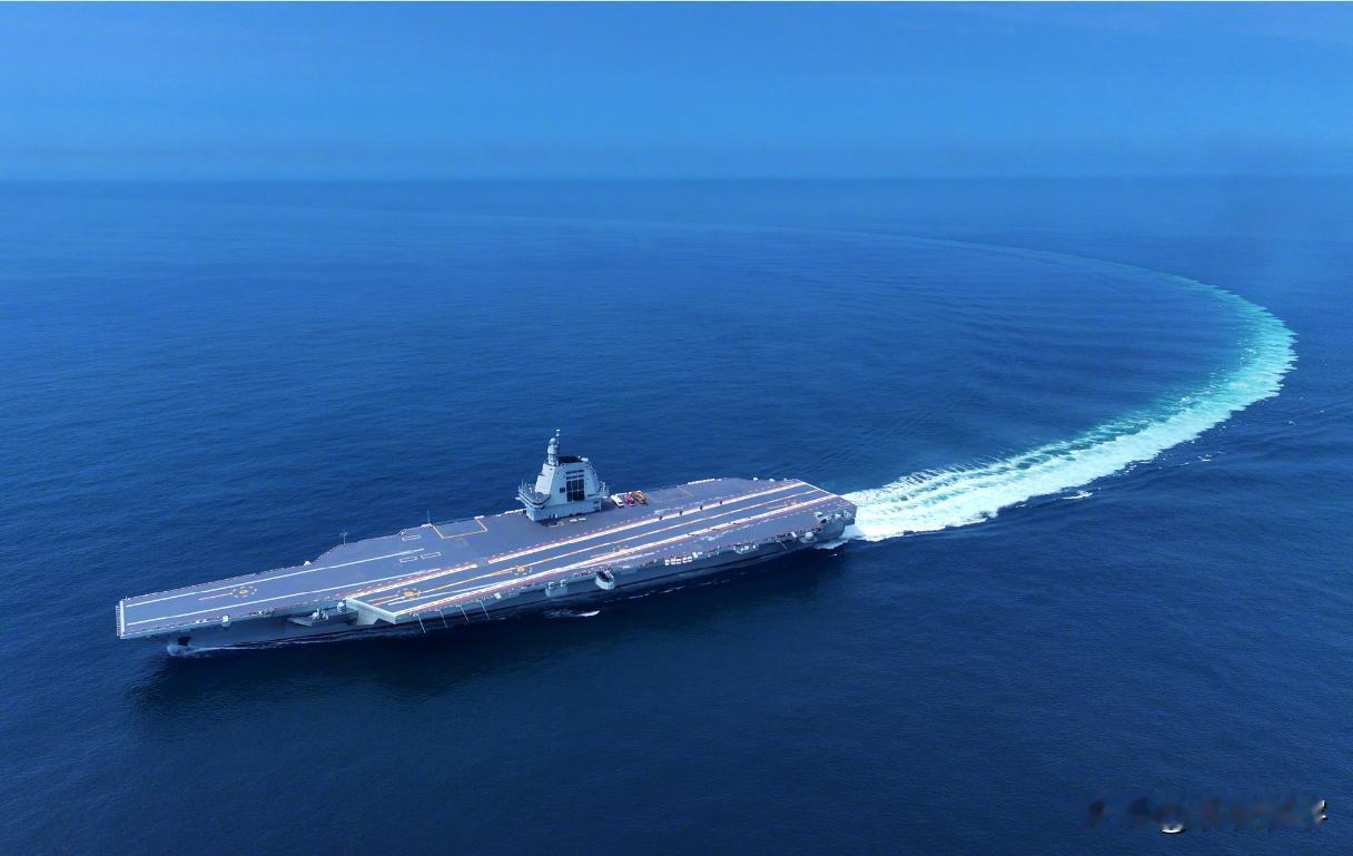 “福建舰摊煎饼！”福建舰一批海试图来了。一般情况，航母海试，第五、第六次海试时候