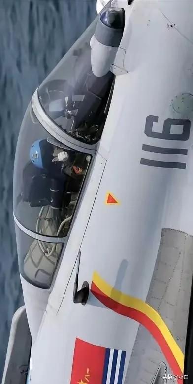 歼10C遭遇外机挑衅这事太提气了！3月27日，特级飞行员武辉驾驶歼10C在南海巡