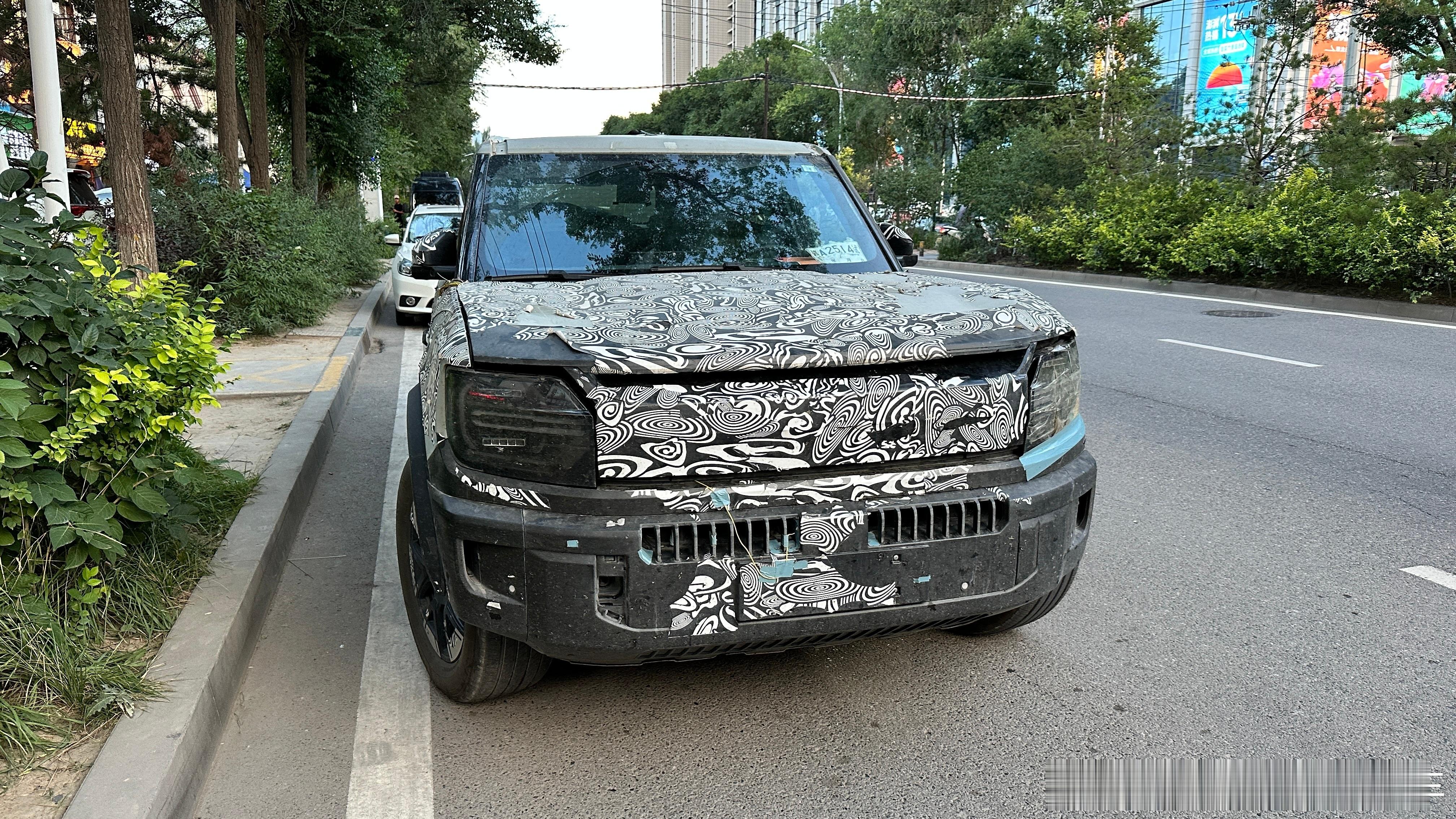 【实拍福特烈马新能源路试车，定位30万级中型越野，增程/纯电都有】福特烈马新能源