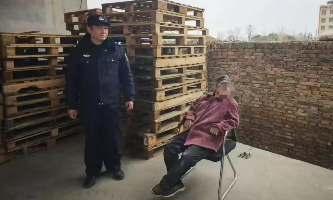 连心警务 | 警心温暖8旬老人回家路

“警察同志，这好像有位老人疑似走失...