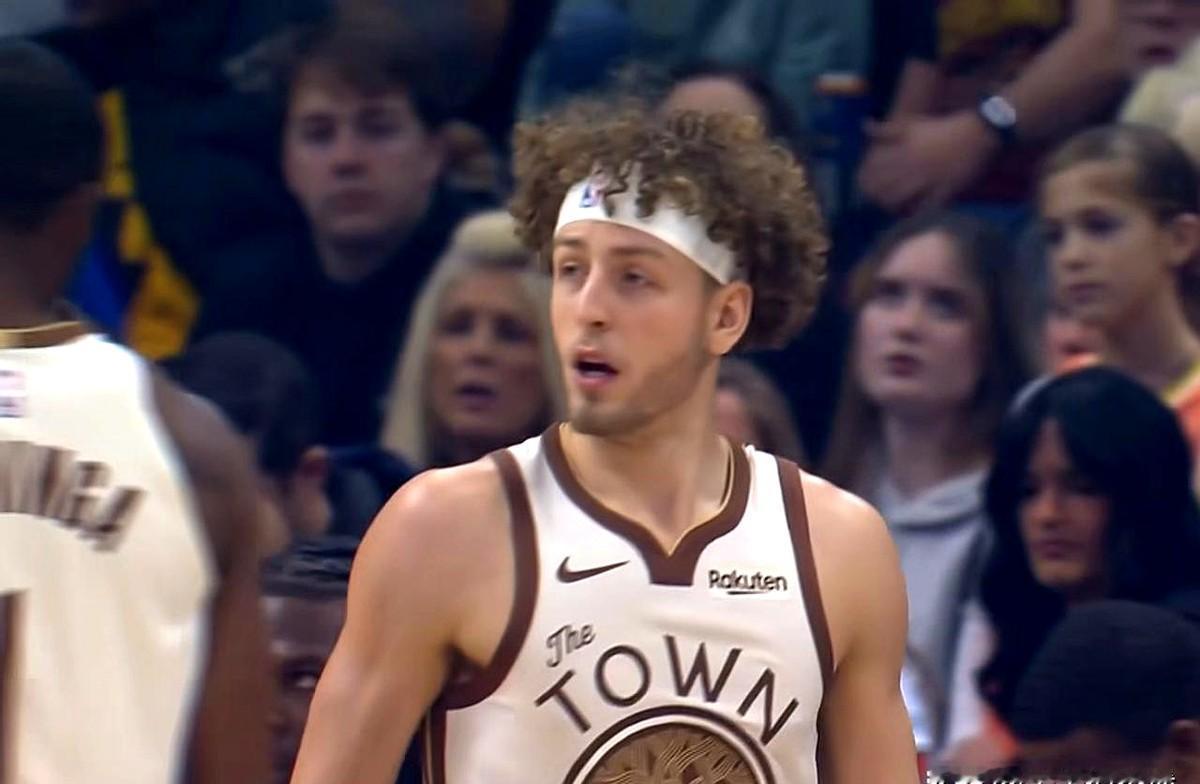 库里、巴特勒、格林都不在，勇士队这帮“边角料”竟然还能赢21分，是不是有点反常？