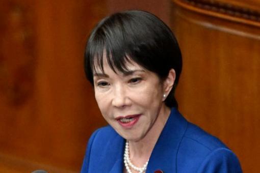 主动低头求援！
高市早苗直接致电伊朗总统放行油轮，日本为何不敢跟着美国硬刚伊朗？