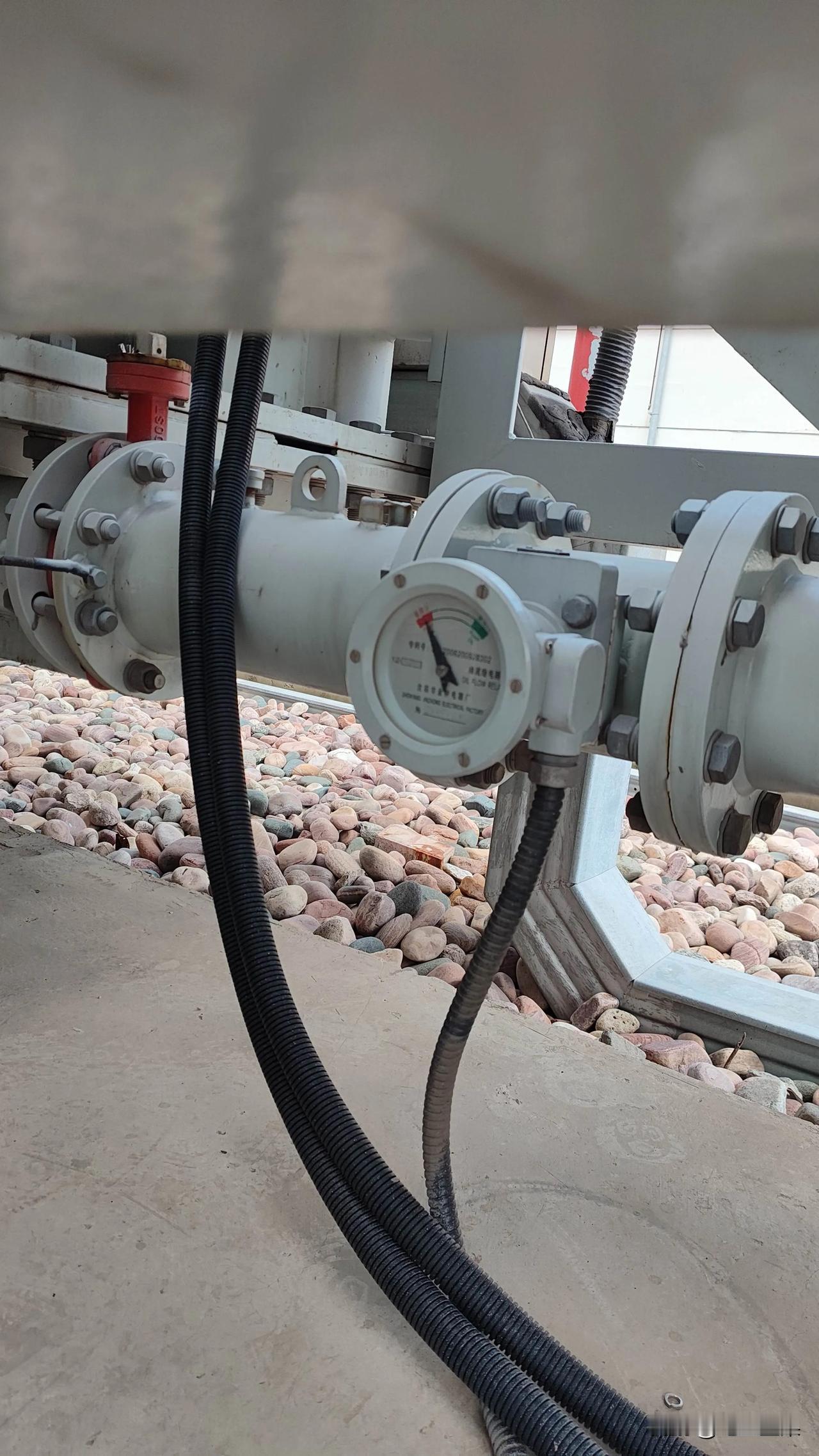 变压器油强制循环的利器就是它！

对于油浸式变压器，他内部的变压器油是要循环的，