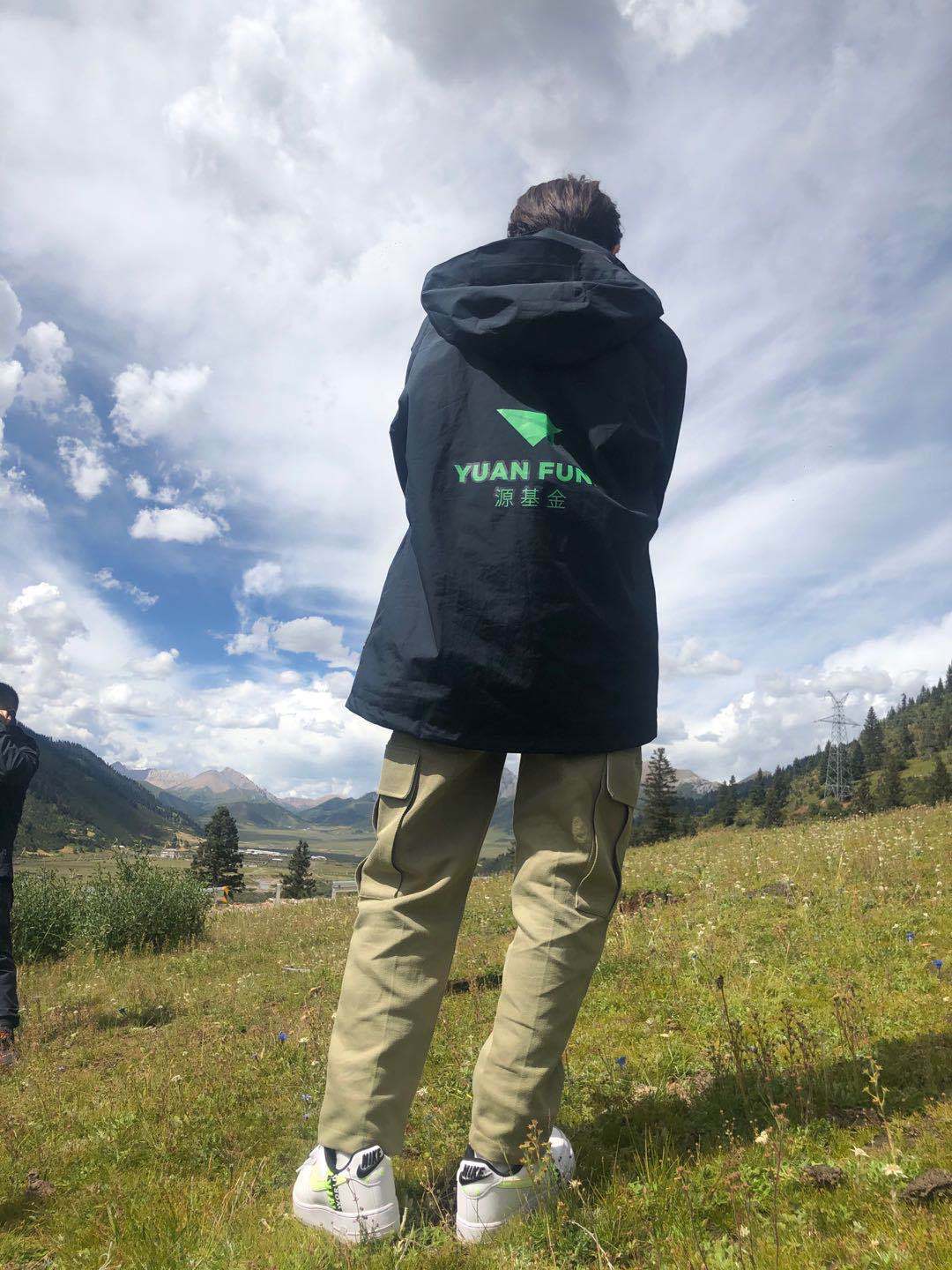 哥哥你一个背影就好迷人啊。