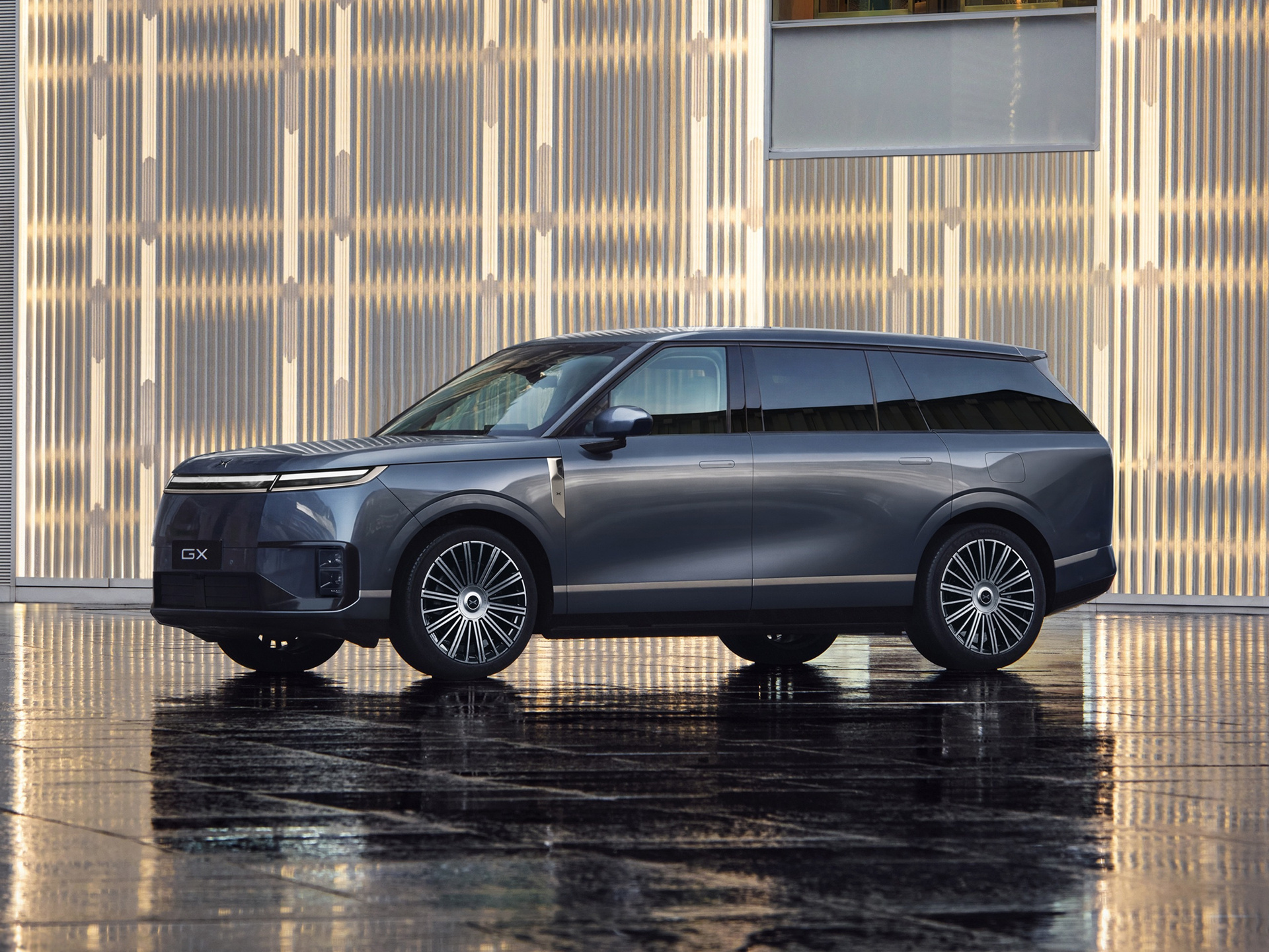 新科技旗舰小鹏GX来了 小鹏首款大六座SUV车型——小鹏GX，正式官宣！大家发现