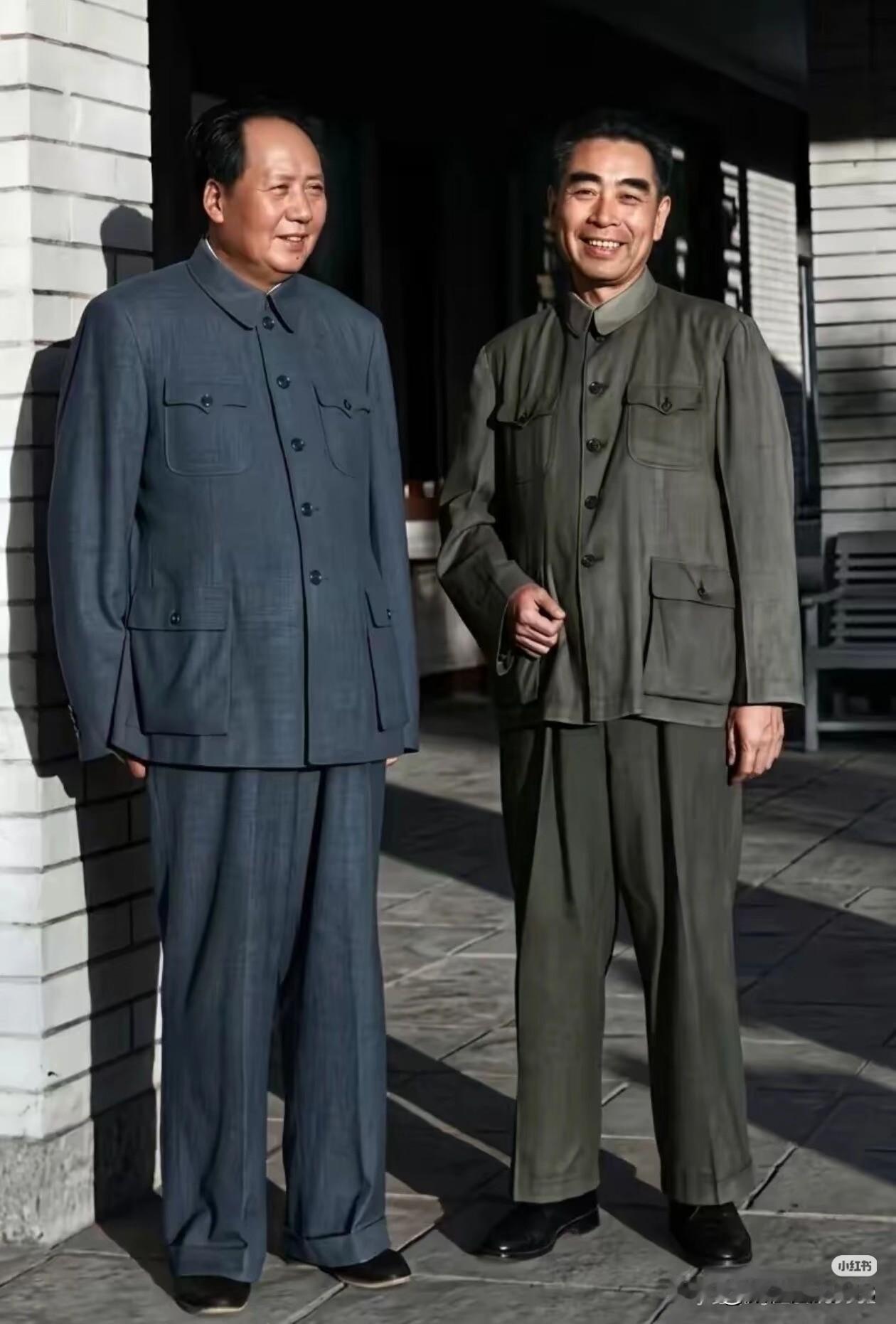 他踏过泥泞岁月，把人民的期盼扛在肩头，以毕生热血浇灌信仰的沃土，如巍巍丰碑永远矗