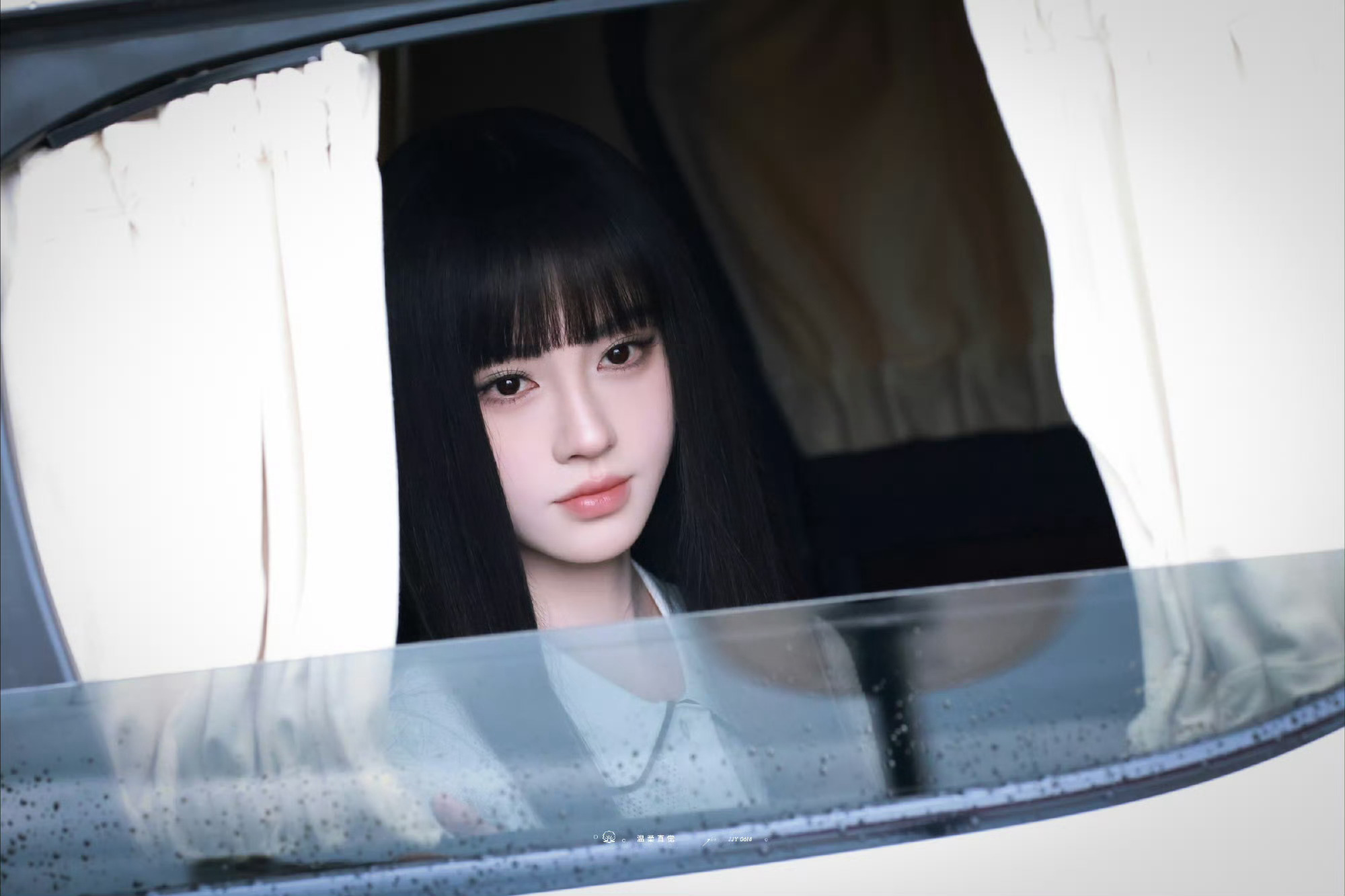 鞠婧祎苏绿夏 jjy鞠婧祎万花世界 他是站在聚光灯底下的人 是我平凡岁月里永悬不