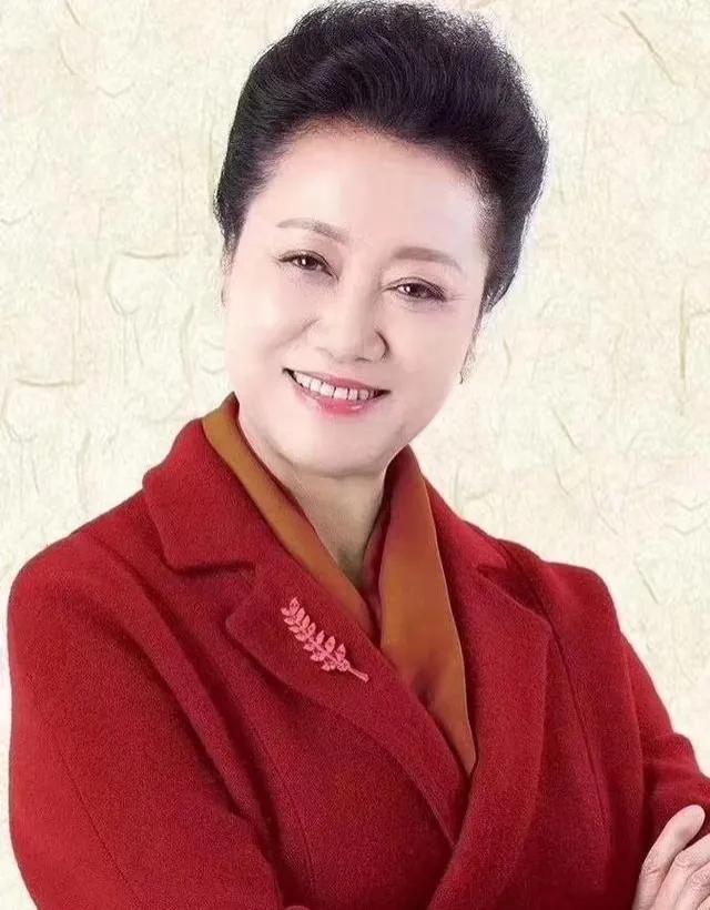 [微风][微风]王丽云，一位备受关注的演员。从话剧舞台到影视荧屏，她用精湛演技征