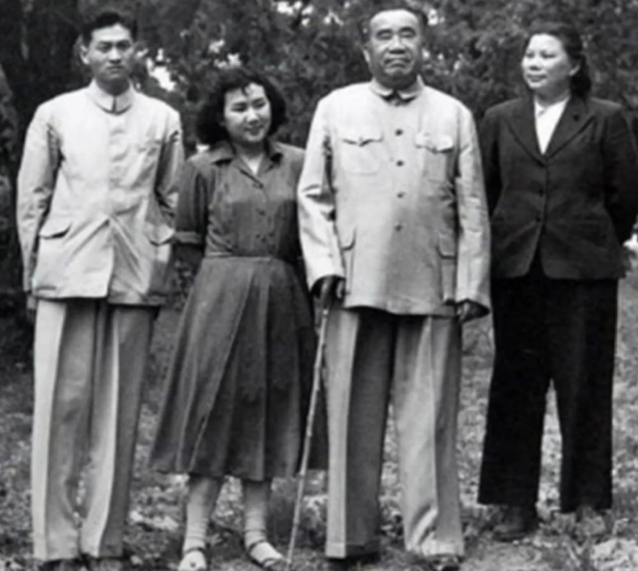 身体硬朗的朱德为何突然去世？女婿刘铮：与他的一个工作习惯有关

朱德是八路军的总