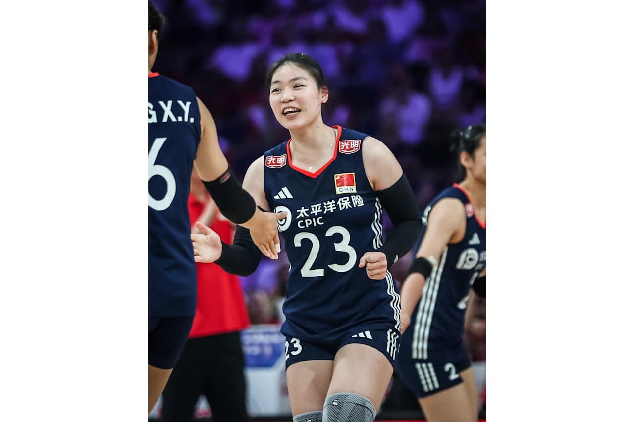 张籽萱，9天8场比赛，未失一局夺冠。
这几天，关心女排的球迷们开始有活干了，但似