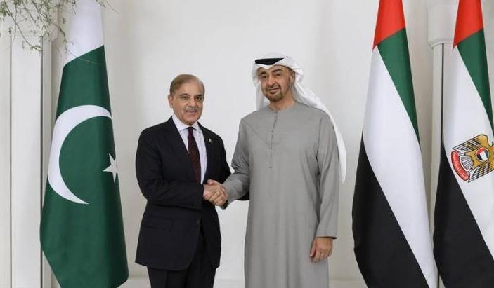 突然变卦？阿联酋逼巴基斯坦还35亿美元

最近巴基斯坦官方宣布，必须在月底前还清