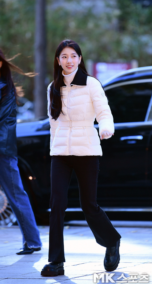 #秀智脸是最好的时尚单品##不敢想象秀智的衣服穿我身上有多灾难# 果然啊，脸是最