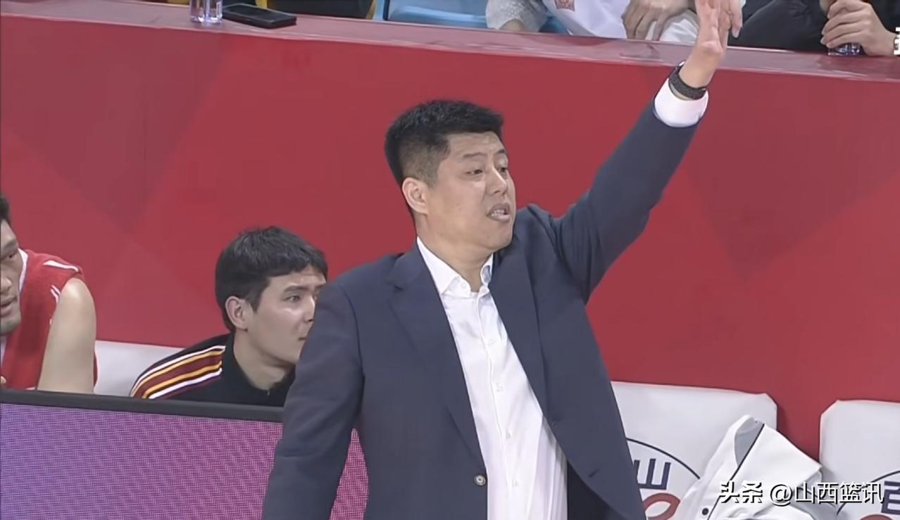 山西球迷最近有点烦不可耐！
烦的是被辽宁本钢男篮15分逆转，也罢！不是主力阵容，
