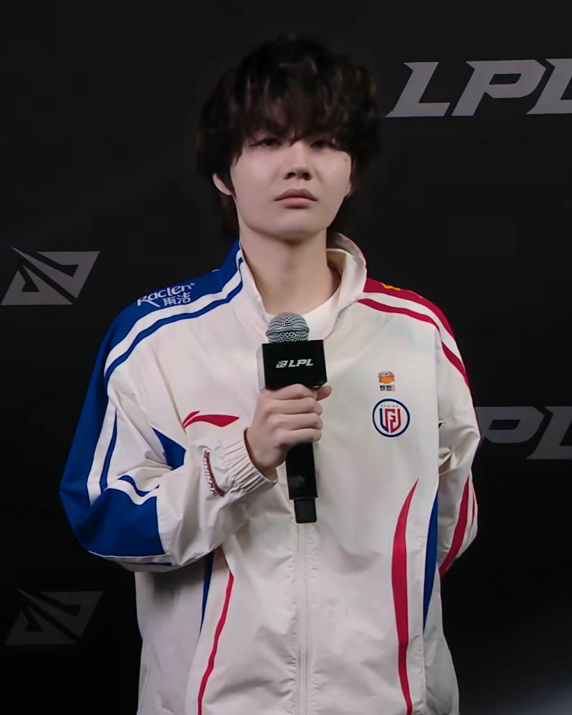 SHY哥“LGD中下野玩的比较好！”尊重！IG与LGD全员登场TheShy和Cr