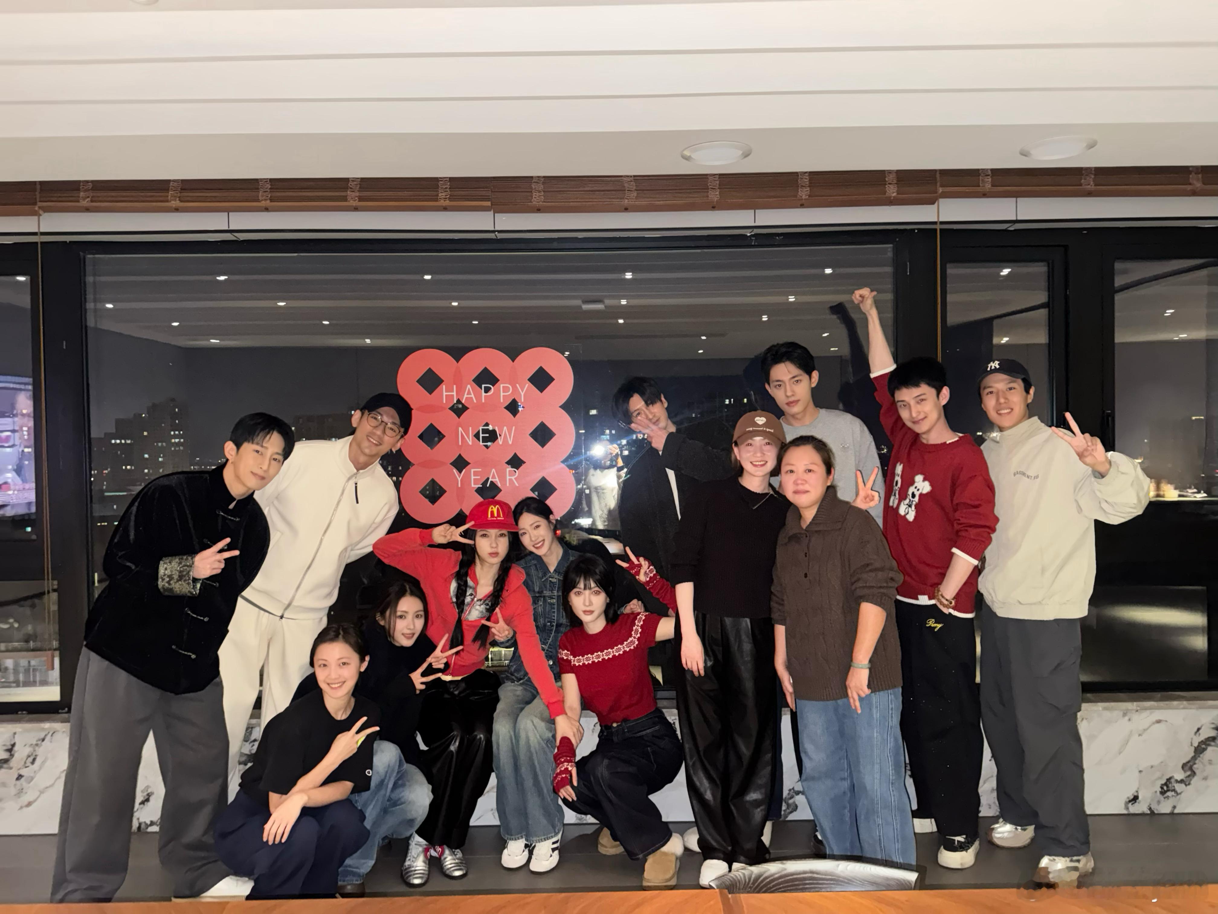 啊虞书欣在组里过年了🧨云初令大爆！！！ 