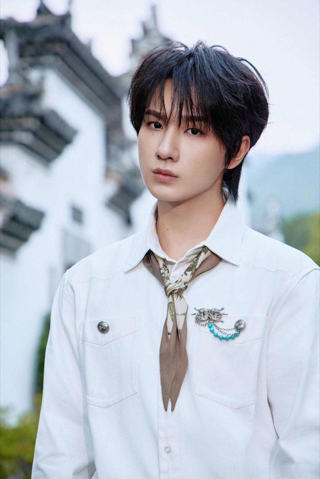 李宏毅楚定江 lhy李宏毅烽影燃梅香🐏一切都不顺利，但今天也爱你。
