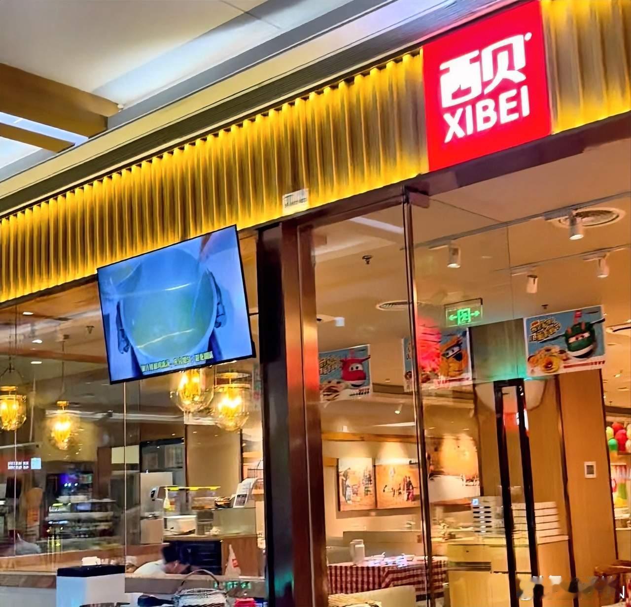 贾国龙今晚10点全面回应 我觉得他完全没有胜算，因为他没有粉丝只有员工，和罗永浩