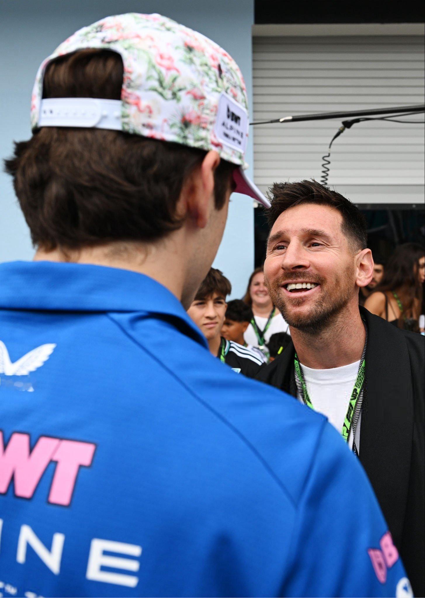梅西和科拉平托😍🇦🇷梅西2026f1迈阿密大奖赛
