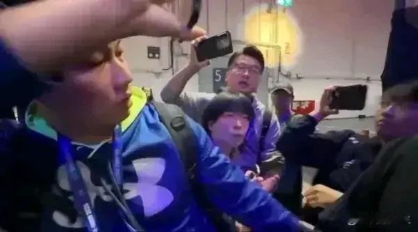 我们又上了冥尽党的当了

他们在大运会上展示贺电根本就是早有预谋，运动员在里面拿