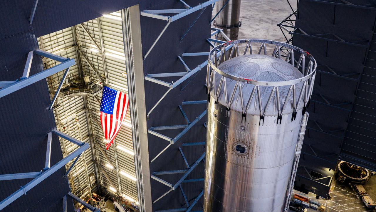 🚨快讯：
spaceX：首枚超级重型V3火箭-18号超重助推器即将开始发射前测