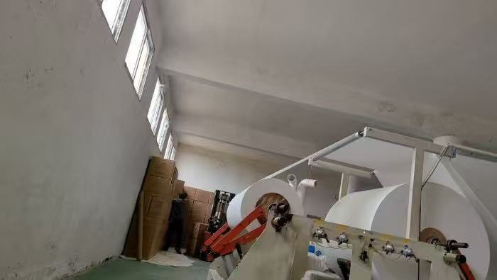 被曝光掺荧光剂的网店已下架涉事餐巾纸市监局回应劣质纸巾事件热销餐巾纸检出违禁可迁