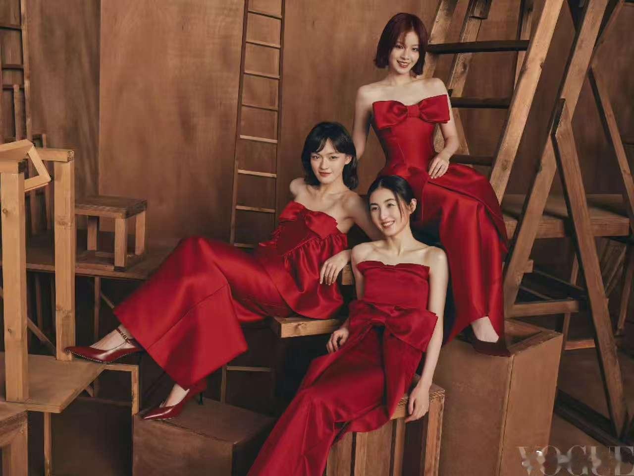 00花VOGUE金九内页00花VOGUE金九内页大片00花VOGUE金九内页，咋