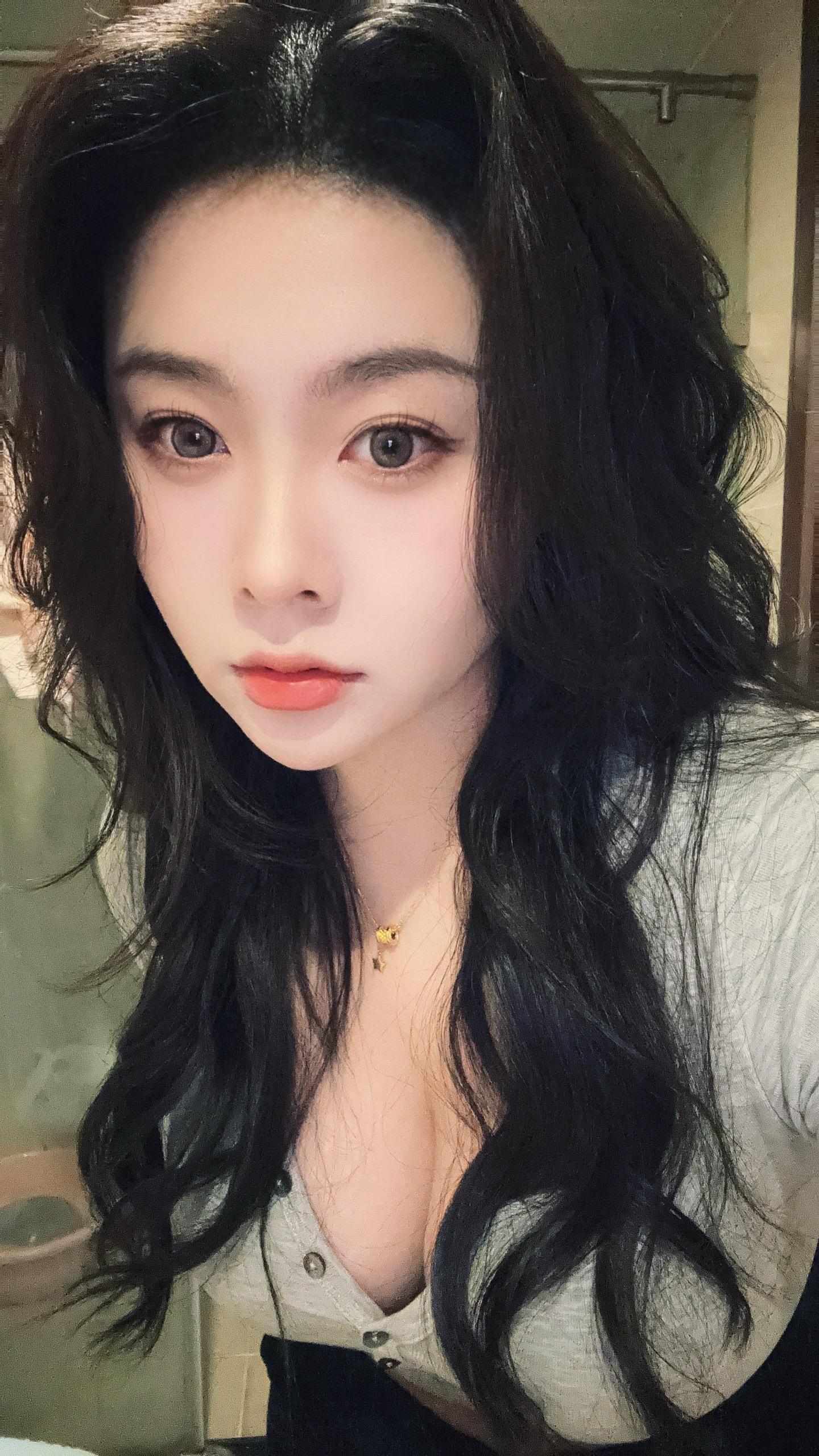 <p>感觉至上 对镜拍 娇妻滤镜 </p>