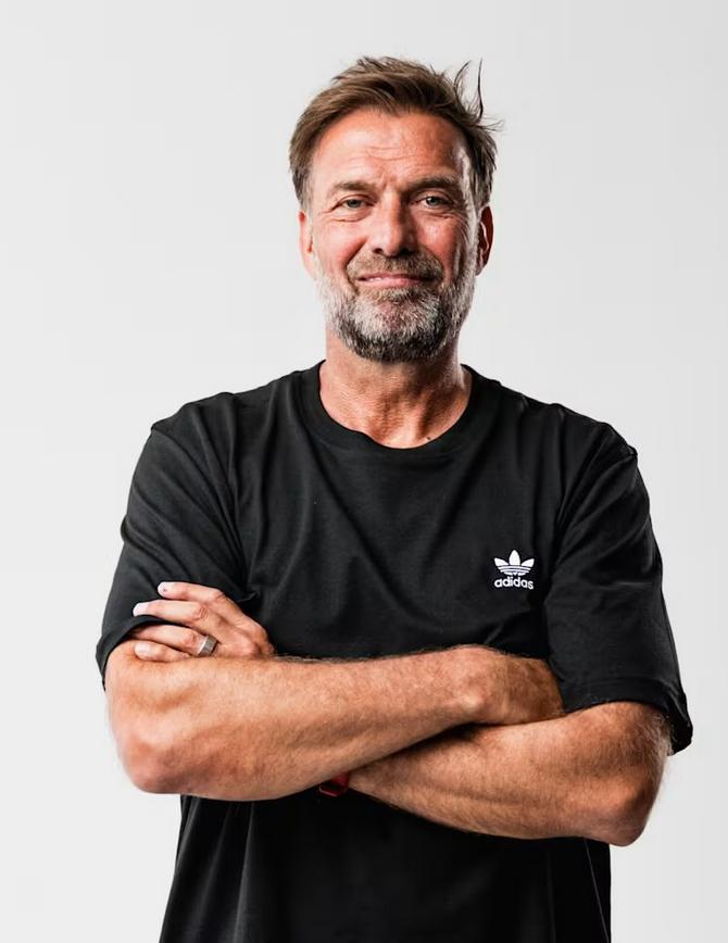 罗马诺发的消息说克洛普澄清了马竞和皇马找他执教的传闻，他和他的经纪人都没有收到皇