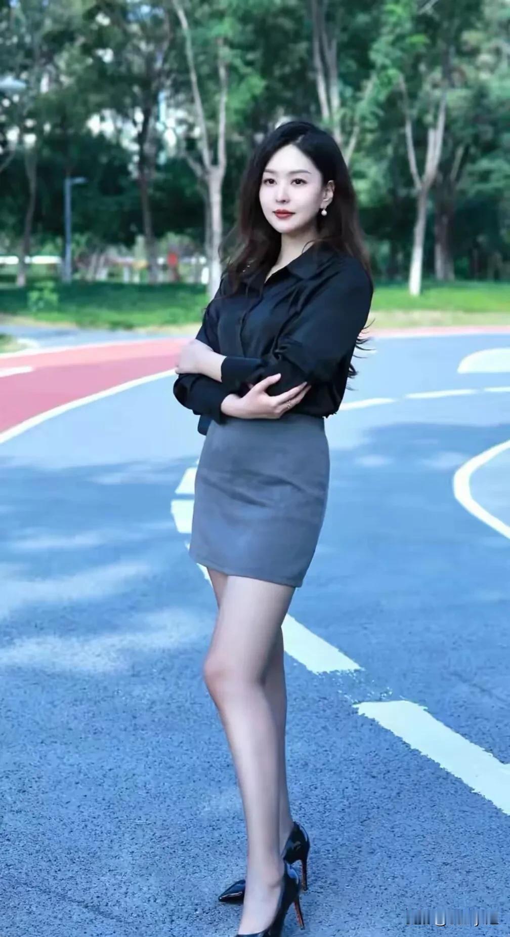 #四十岁左右的女人最大的魅力是什么#
#爆料# #好身材性感女神# #，性感妩媚