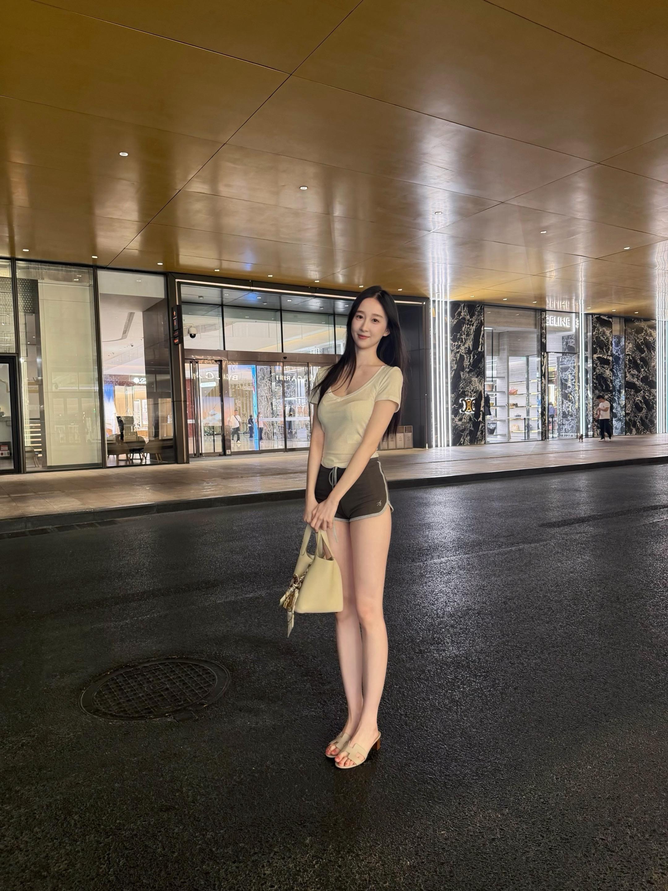 浅浅ootd 理想女友穿搭