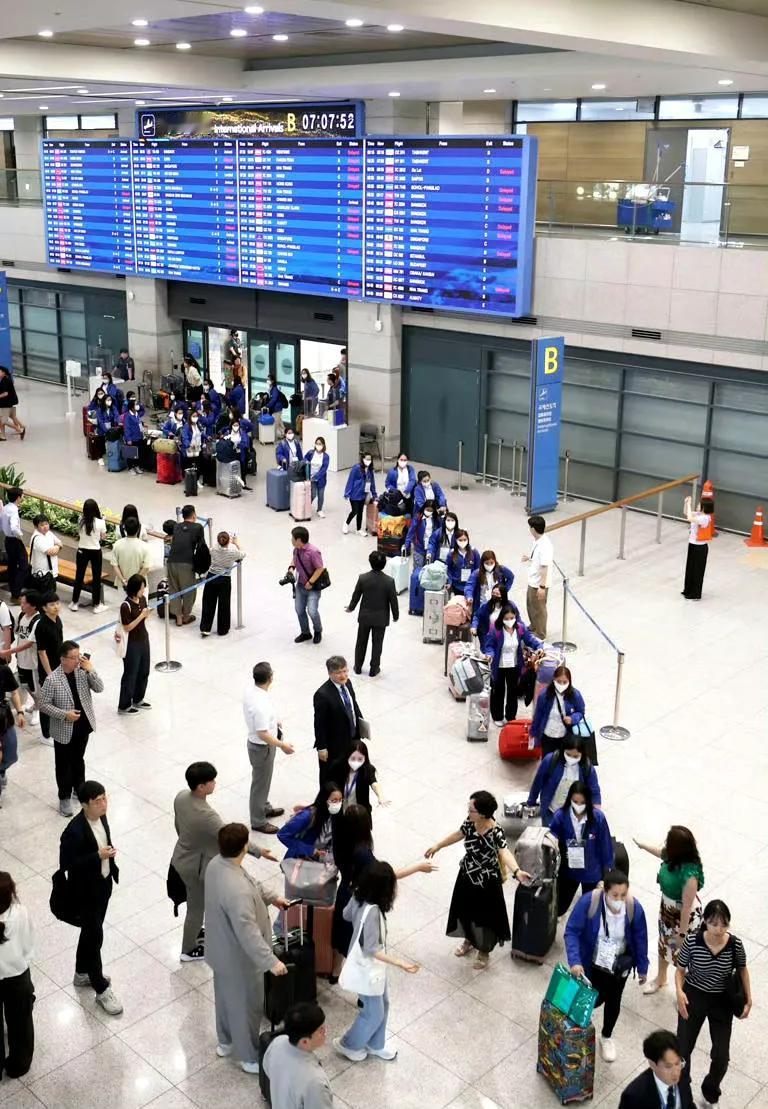 “菲佣”又扩大了韩国市场。经过选拔的100人落地韩国仁川机场，当月嫂、住家佣人，