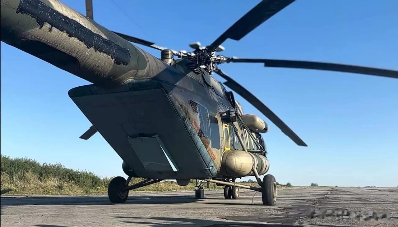 这是一架叛逃至乌克兰的武装直升机——“62 Red”Mi-8 AMTSh 终结者