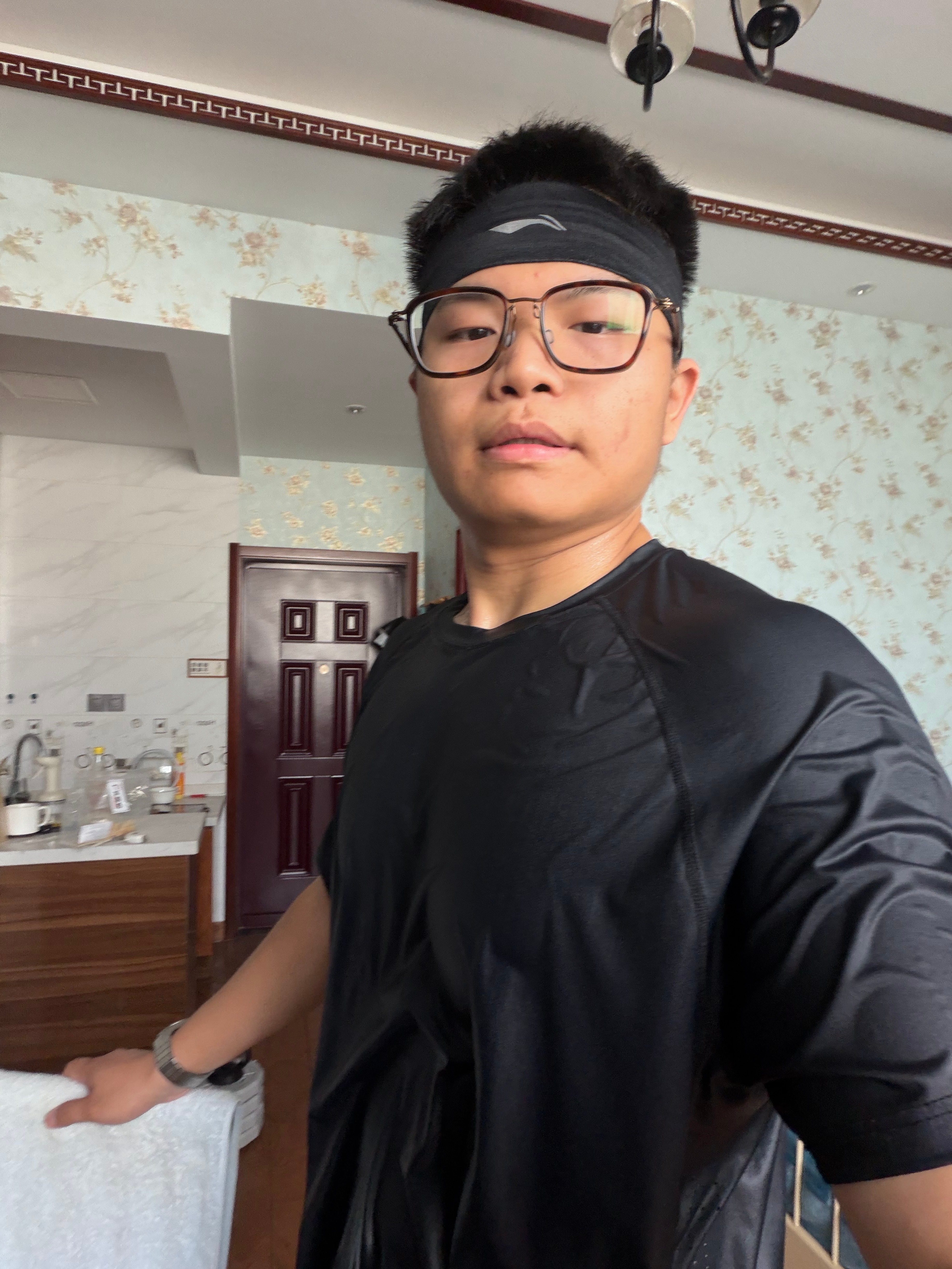 每日一练，汗如雨下，太爽了 