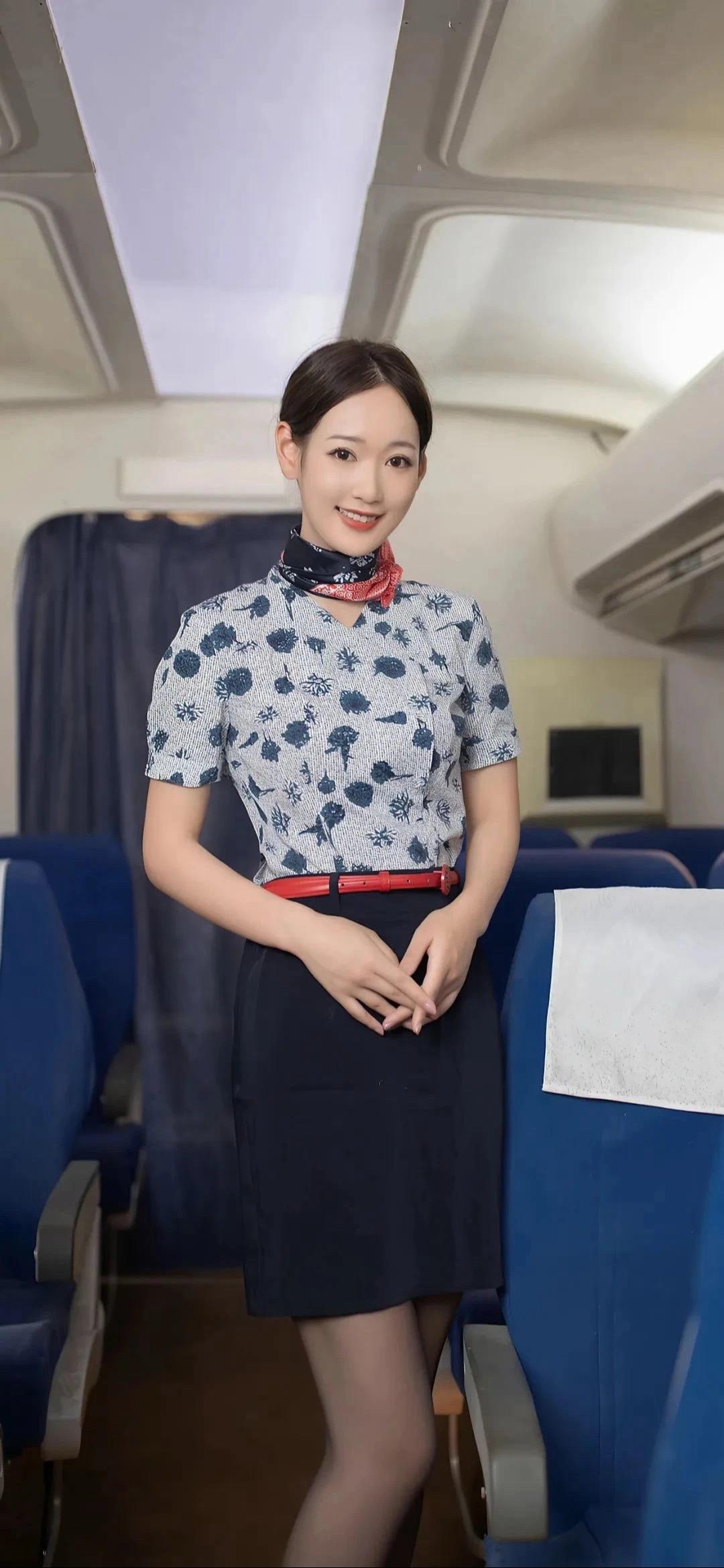 唐安琪 空姐装