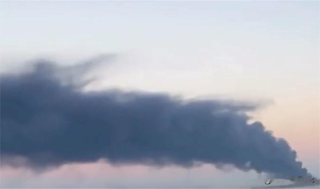 今日新闻 🔝

🔥 在奔萨，无人机袭击了面积达90,000平方米的Wildb