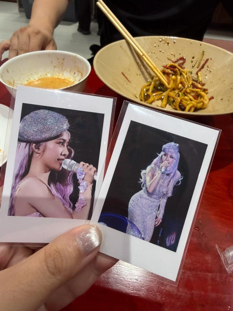 陌生gay蜜送我的，看一场演唱会下来，我累得一步都走不动了…比我大5岁的joli