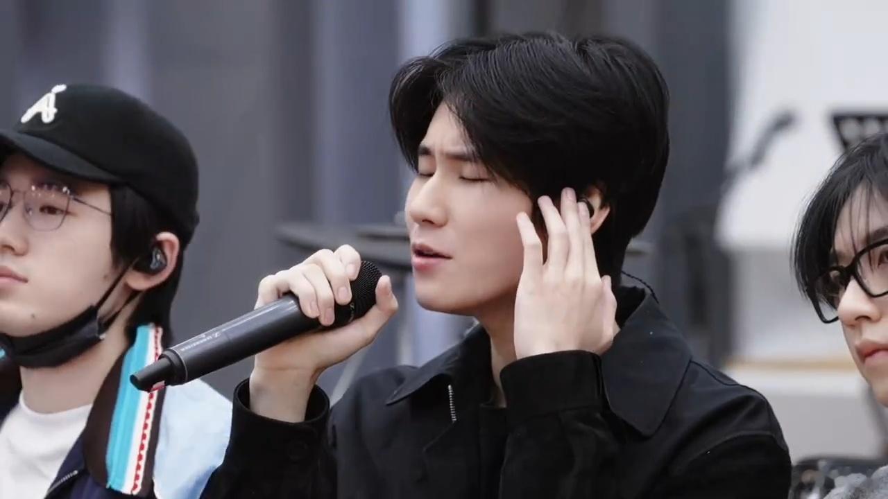 时代少年团广州站全新的舞台时代少年团排练室的每一秒 时代少年团广州站全新的舞台，