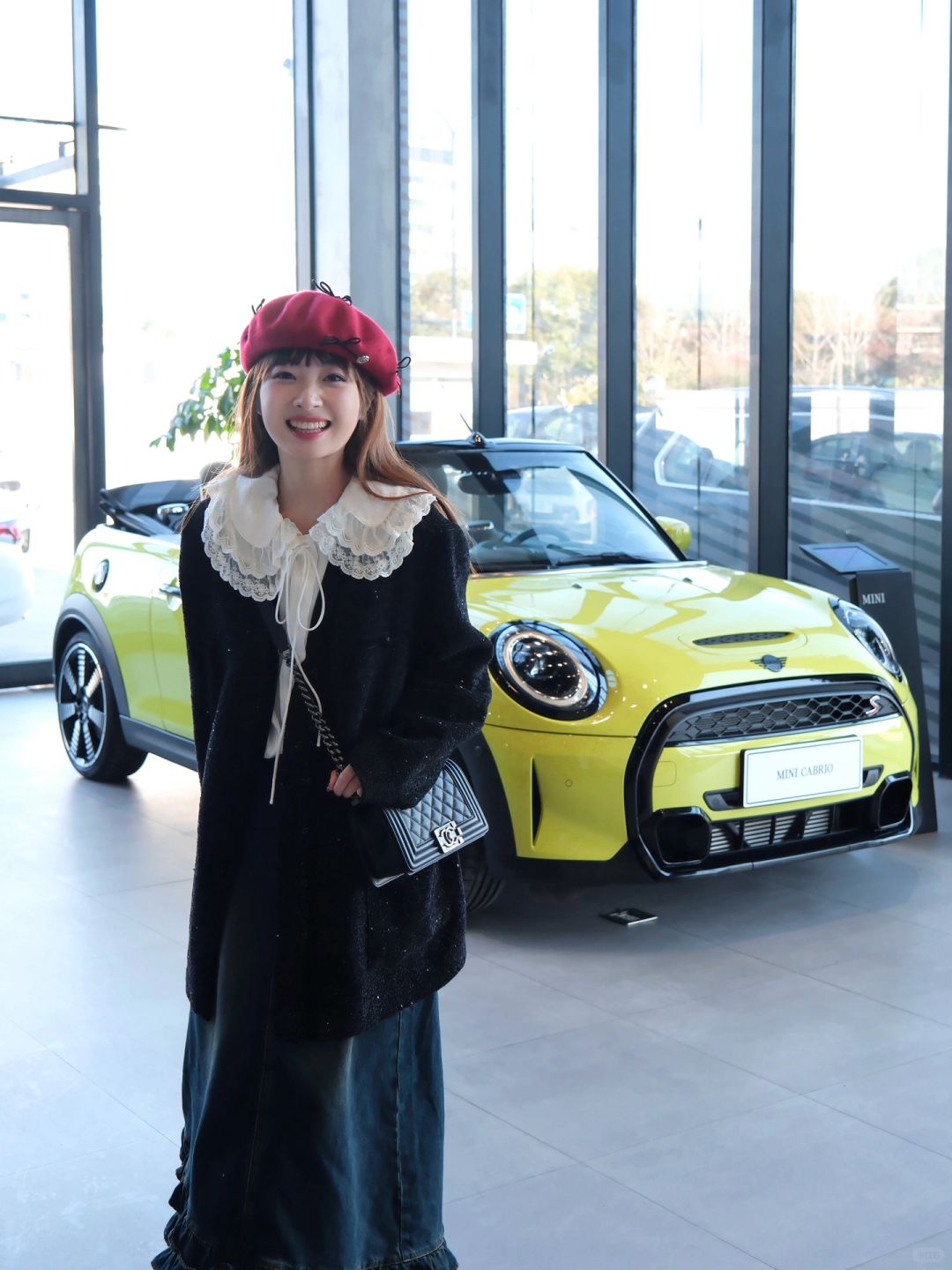 听说甜妹跟MINI更配哦*🚗