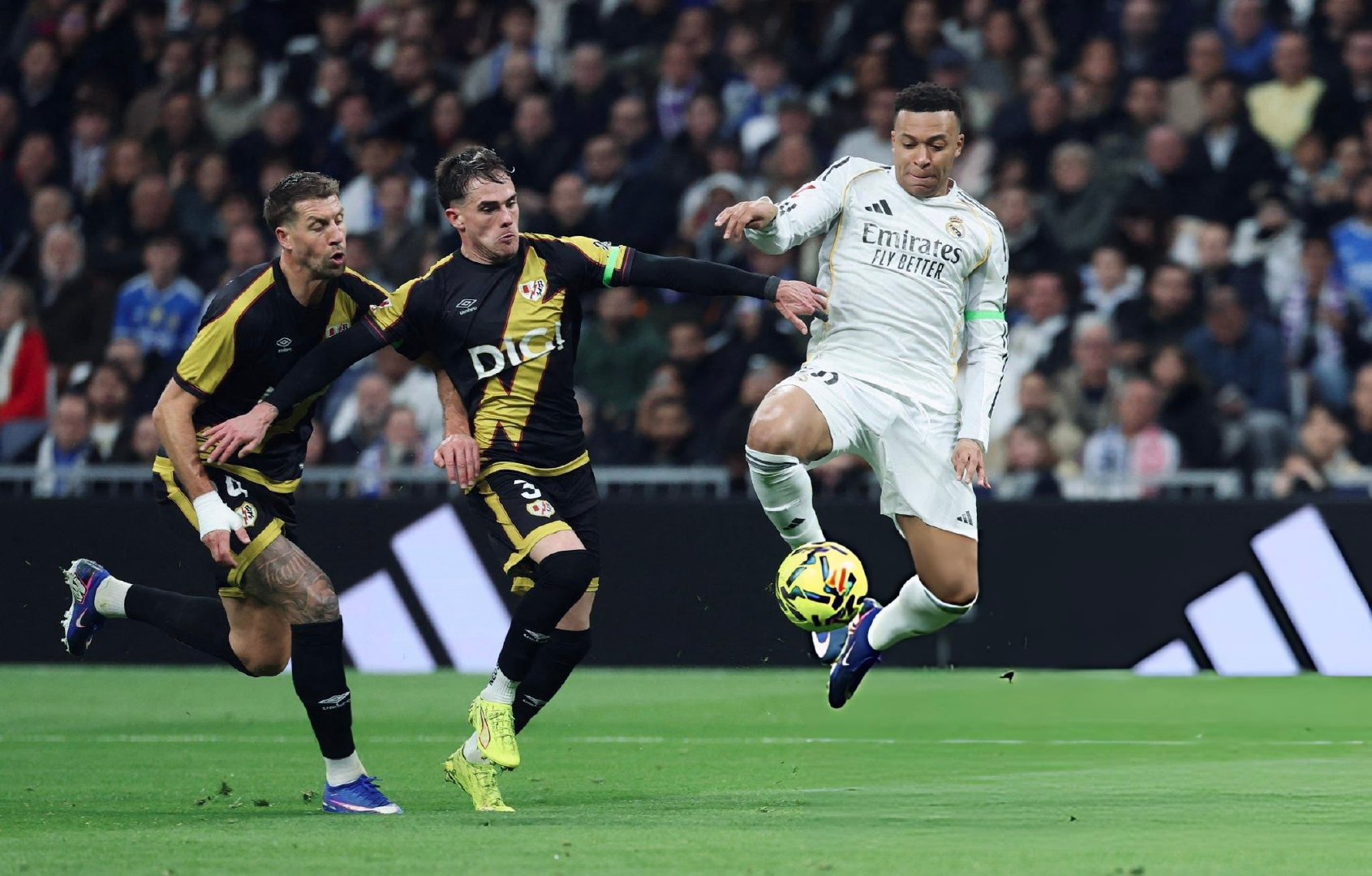 全场比赛结束，皇马2-1巴列卡诺！！卜拉欣助攻威尼修斯破门，卜拉欣造点，姆巴佩点