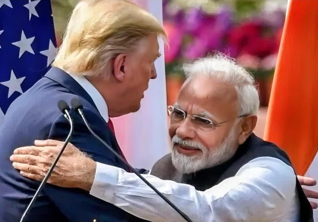 这对热情相拥的两人貌似又不怎么和谐了

近日，特朗普就印度购买俄罗斯石油再次发出