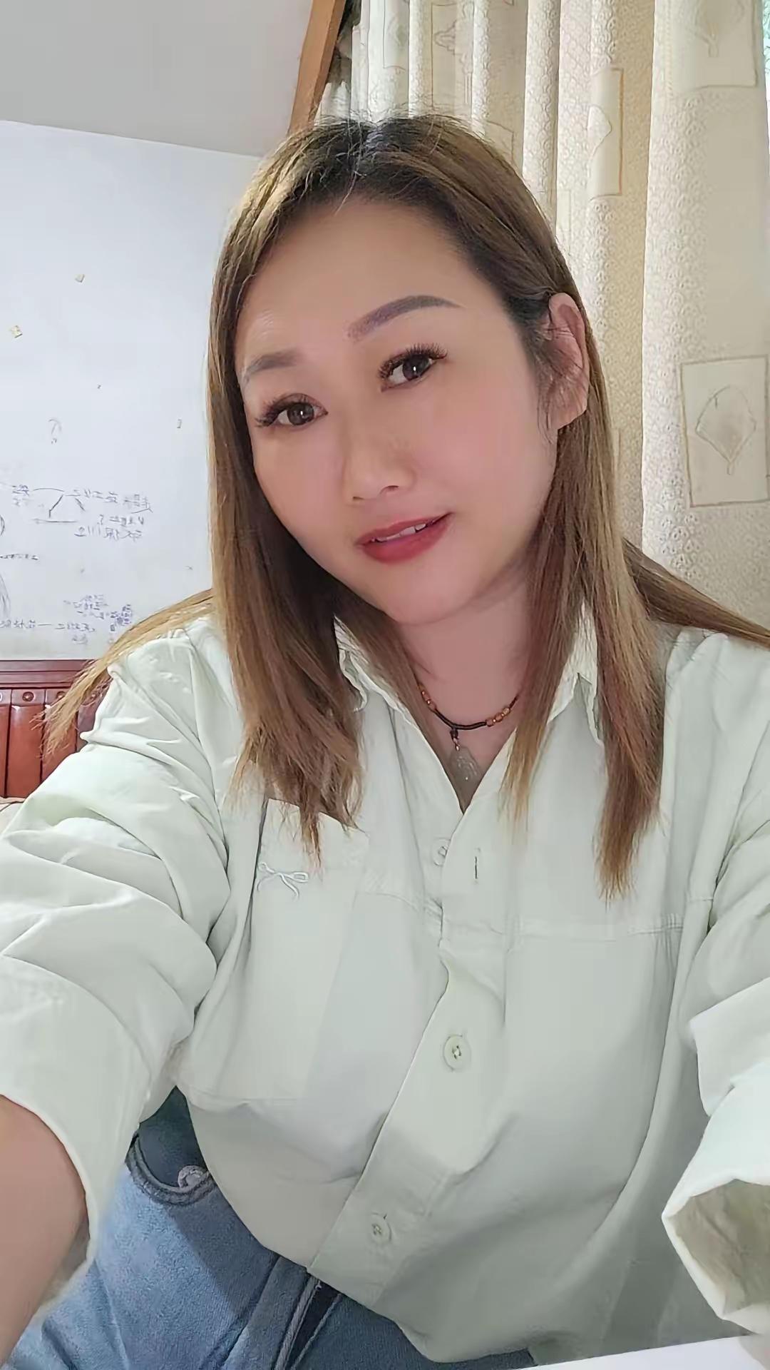 马上要过中秋节了，至今单身，父母一在担心没有男朋友，想找好多男人 有没有倍我一起