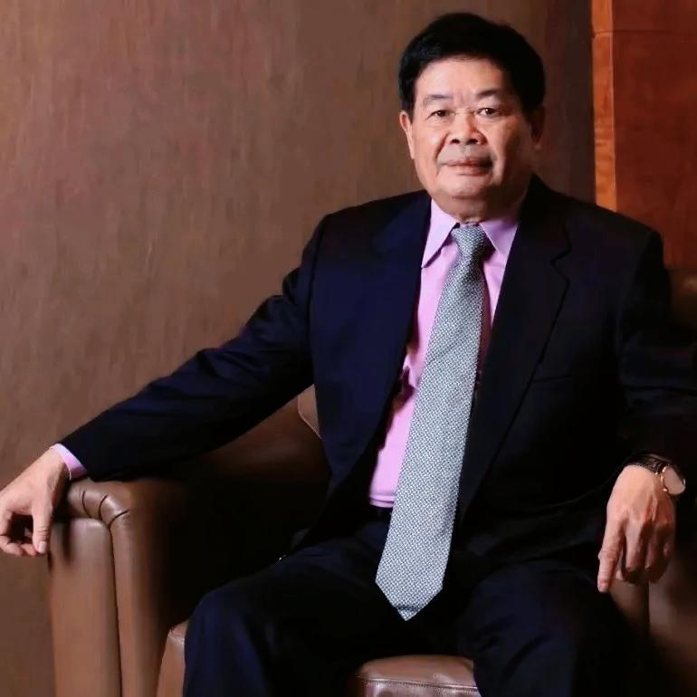 曹德旺急着交班？真相并非健康问题，背后三点考量很清醒
 
曹德旺近期回应交班争议
